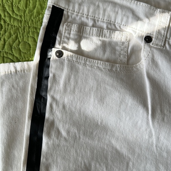 White Jeans - Picture 5 of 7